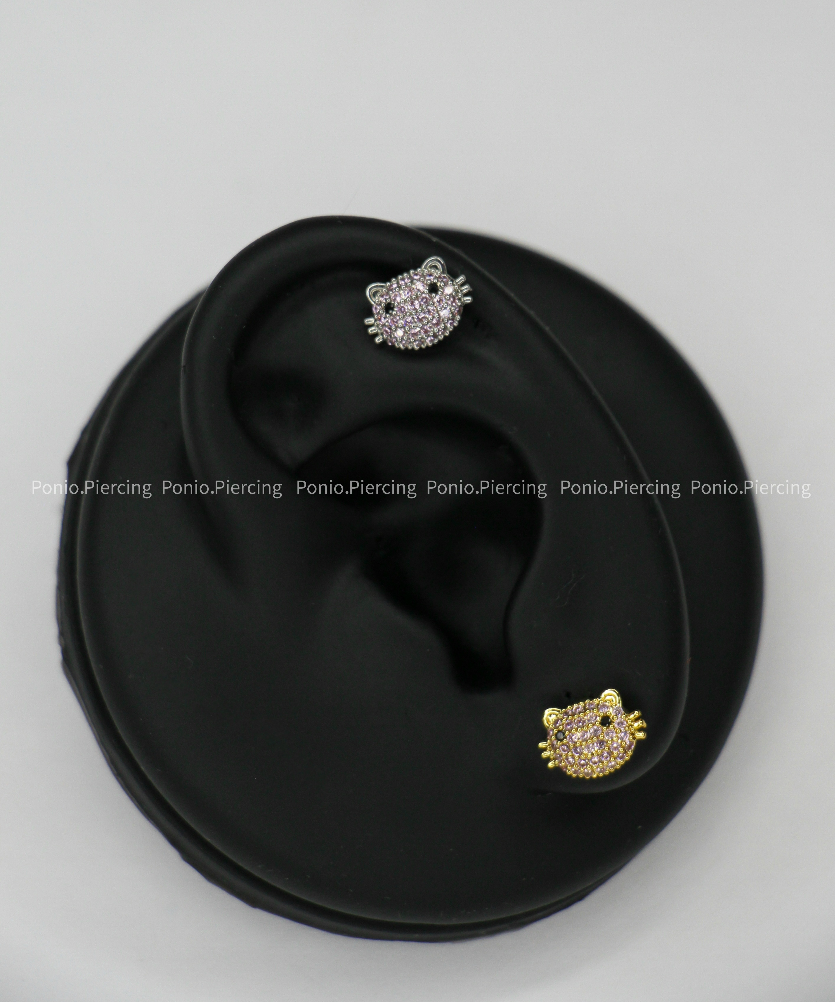 پیرسینگ گوش کیتی hello kitty